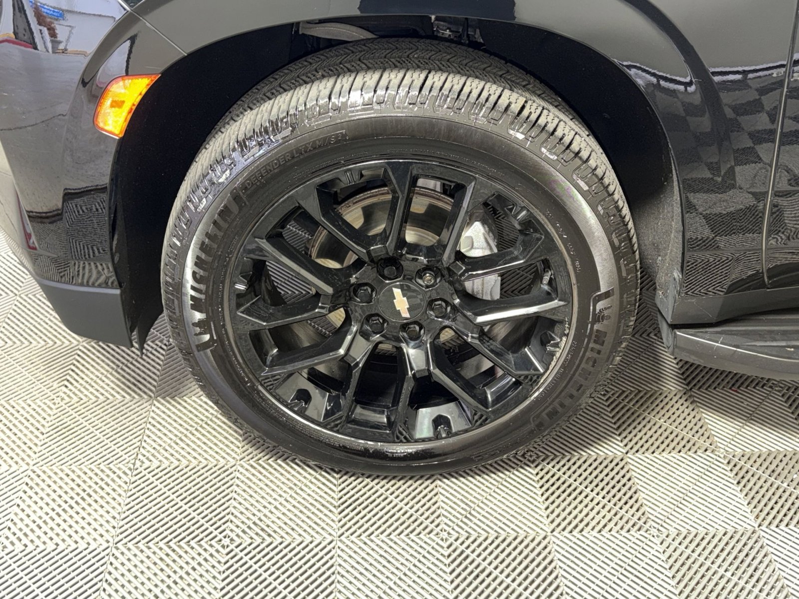 Used 2022 Chevrolet Suburban RST w/ Luxury Package image 12