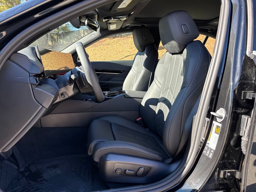 Used 2026 BMW 530i xDrive AWD/4WD image 11