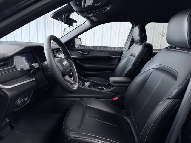 Used 2025 Jeep Grand Cherokee Limited AWD/4WD image 16