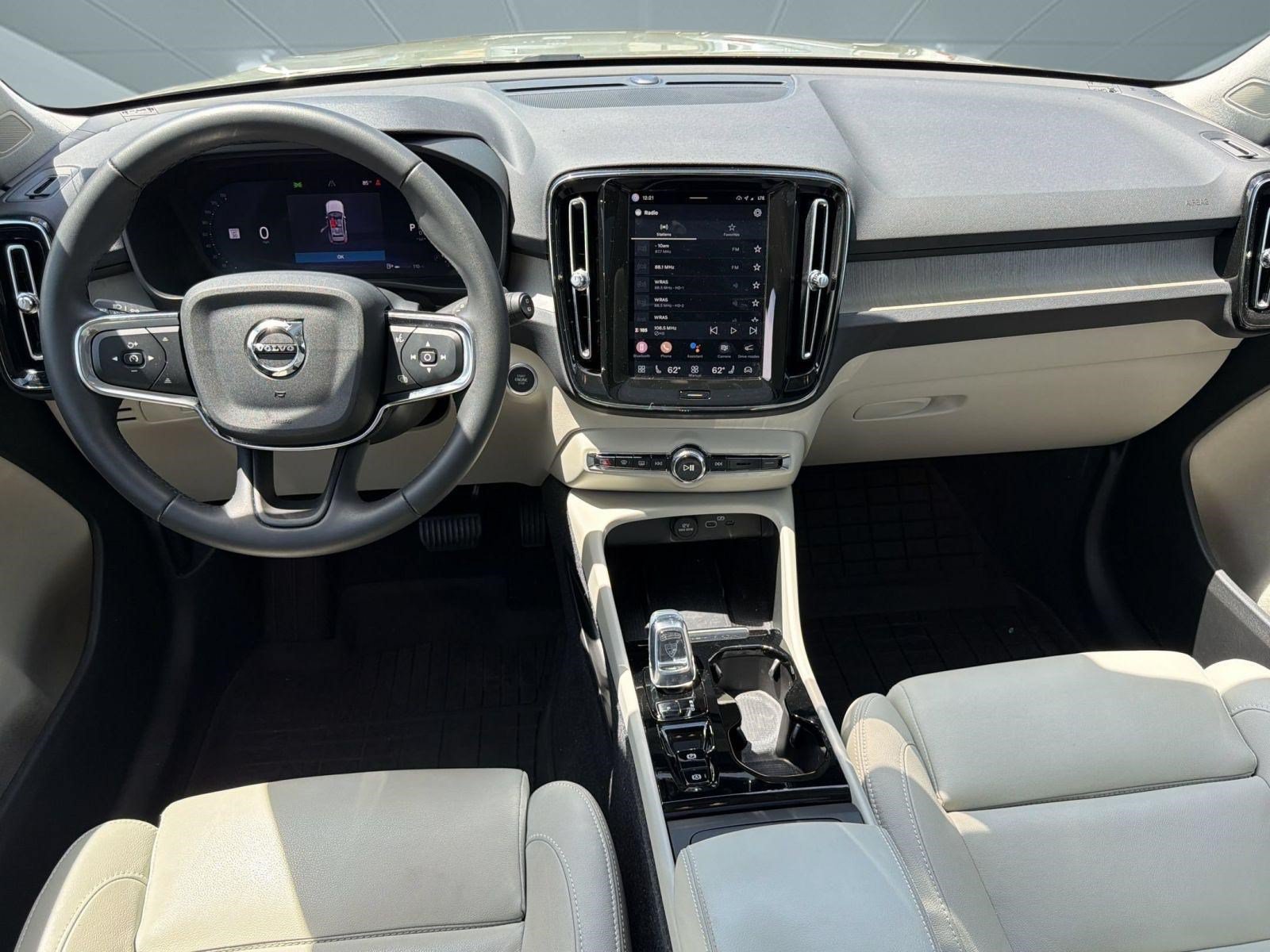 Certified 2024 Volvo XC40 B5 Plus AWD/4WD image 14