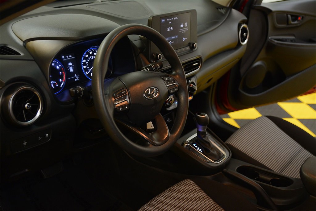 Used 2023 Hyundai Kona SE image 27
