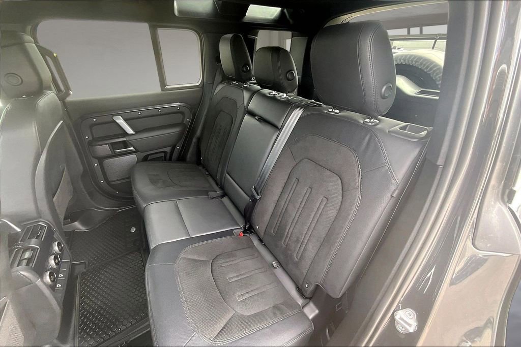 Used 2023 Land Rover Defender 110 V8 AWD/4WD image 27