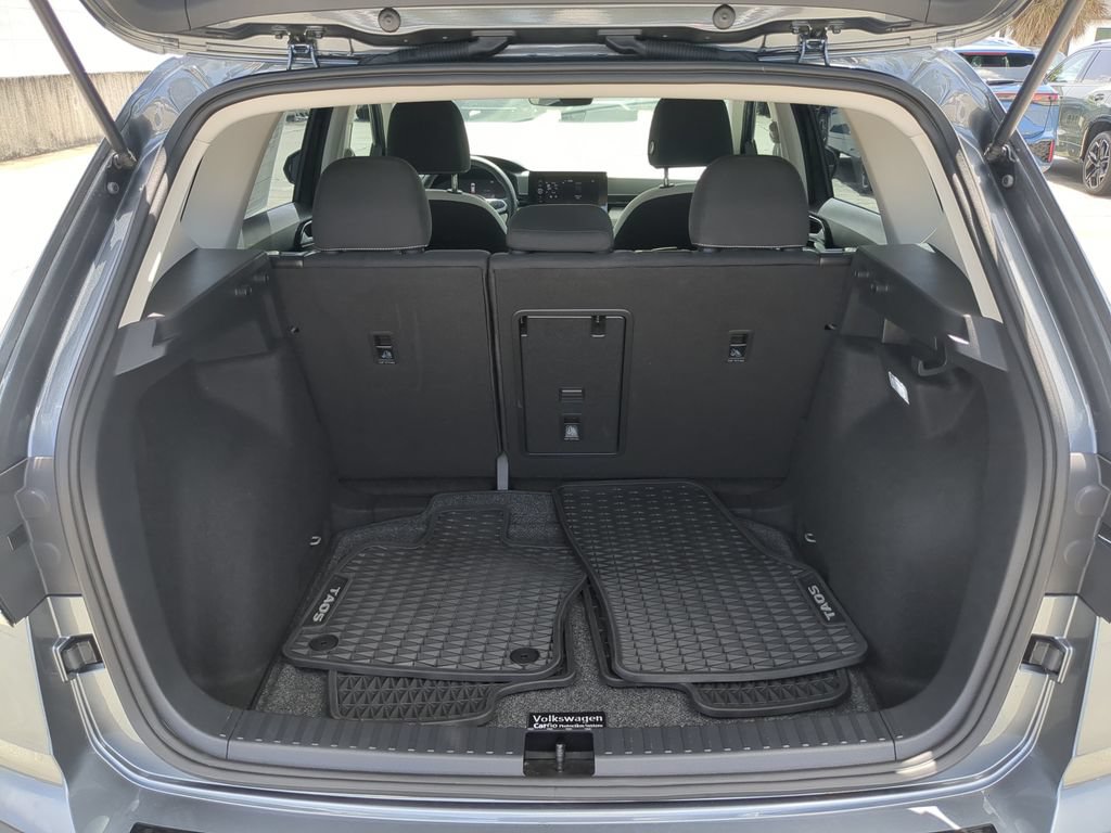 Certified 2025 Volkswagen Taos S FWD image 9