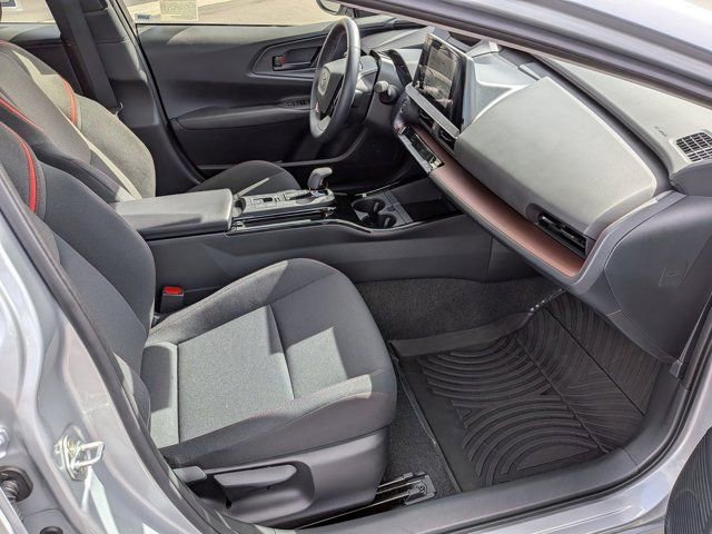Used 2024 Toyota Prius Prime SE FWD image 5