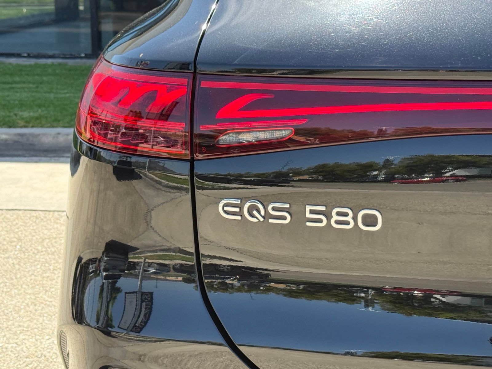 Used 2023 Mercedes-Benz EQS 580 4MATIC SUV image 11