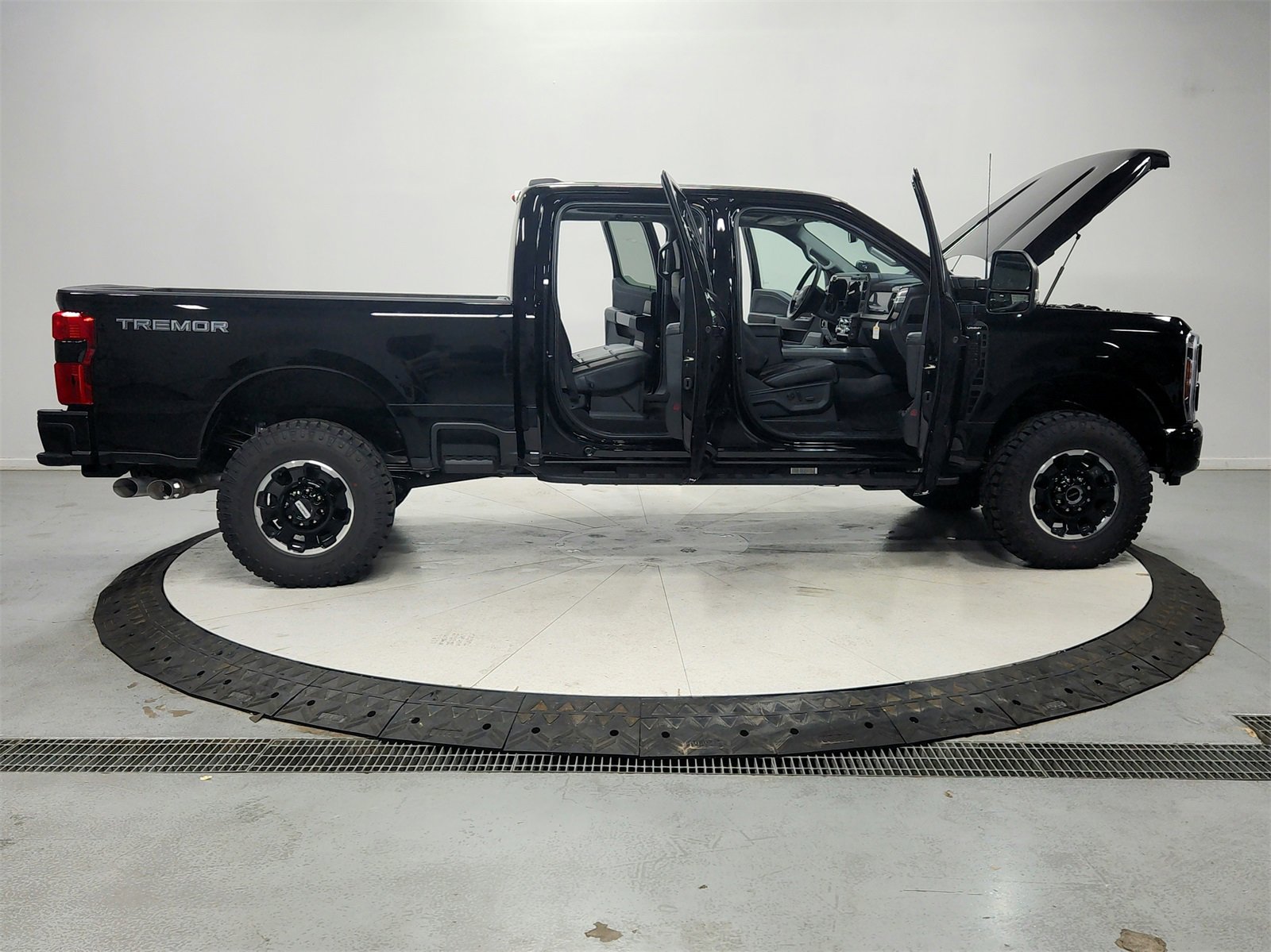 New 2026 Ford F250 Lariat image 16
