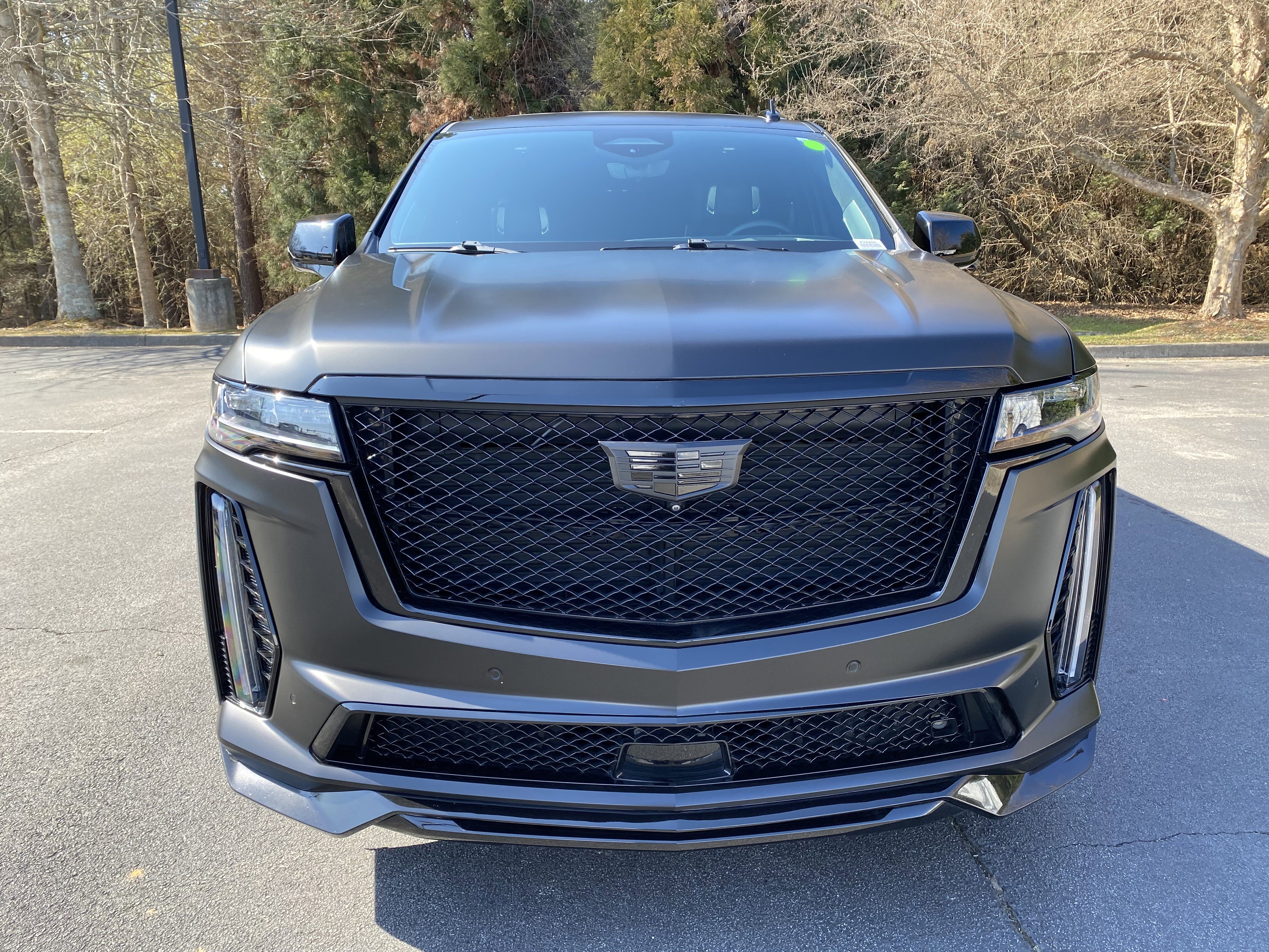 Used 2023 Cadillac Escalade ESV V image 3
