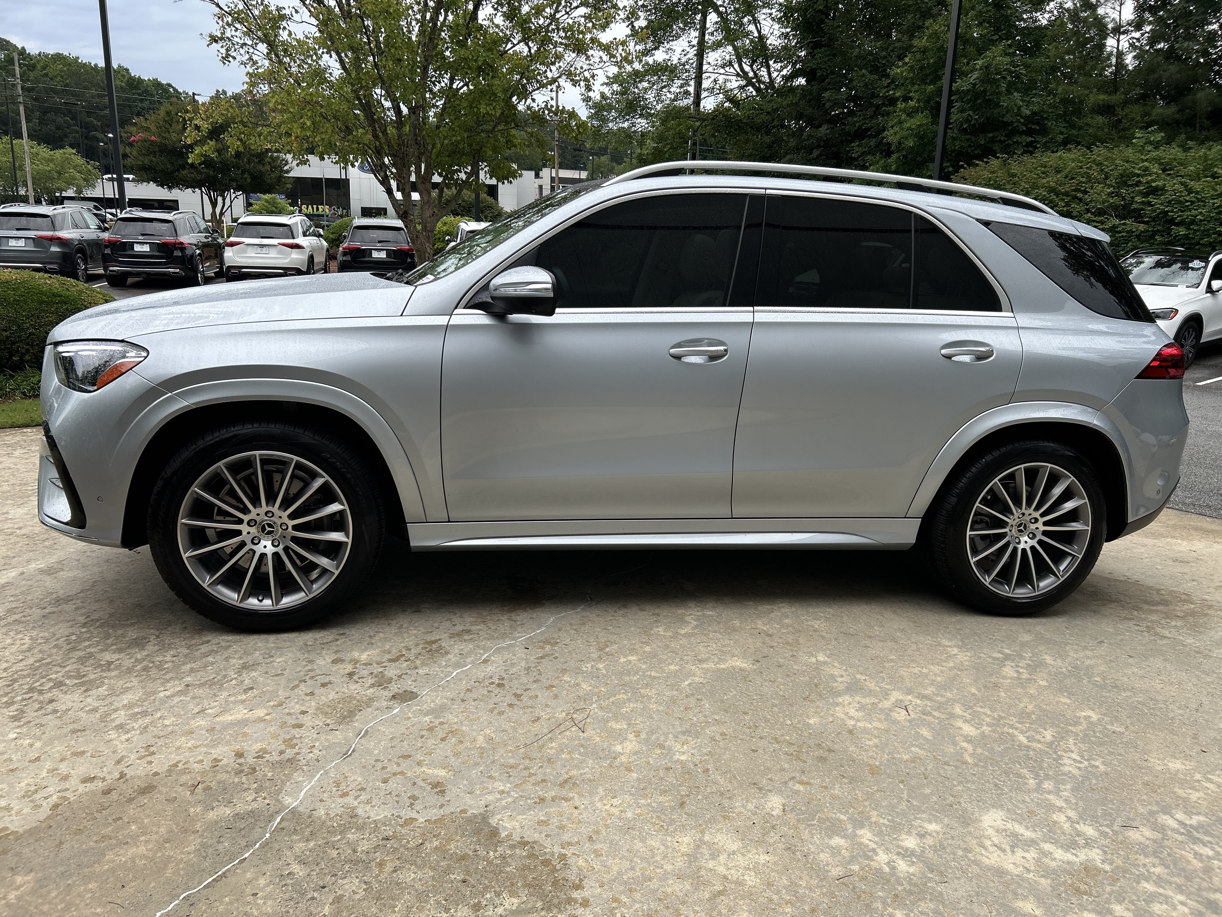 Certified 2025 Mercedes-Benz GLE 350 4MATIC w/ AMG Line Exterior image 13