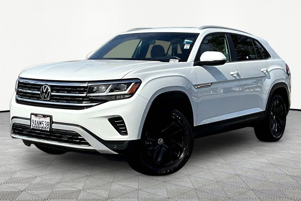 Used 2022 Volkswagen Atlas Cross Sport SE w/ Panoramic Sunroof Package image 3