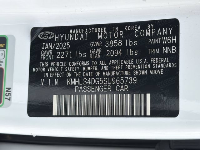Certified 2025 Hyundai Elantra SEL FWD image 33