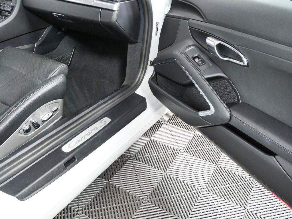 Certified 2018 Porsche 911 Carrera S RWD image 23