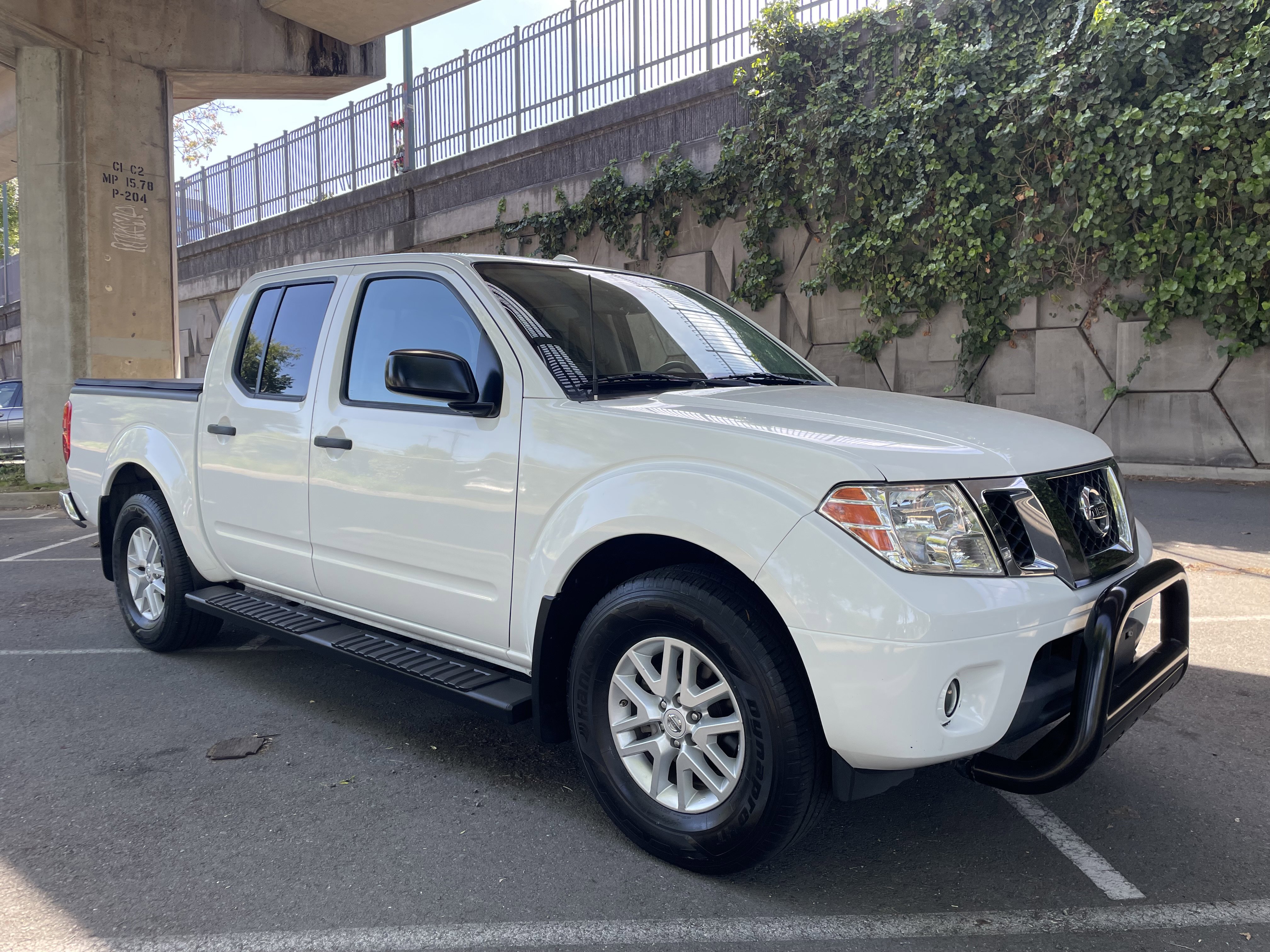 Used 2017 Nissan Frontier SV w/ SV Value Truck Package RWD image 1