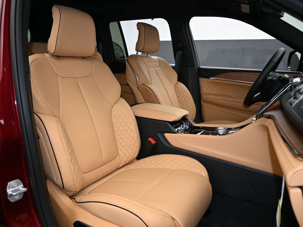 New 2025 Jeep Grand Cherokee Summit image 46