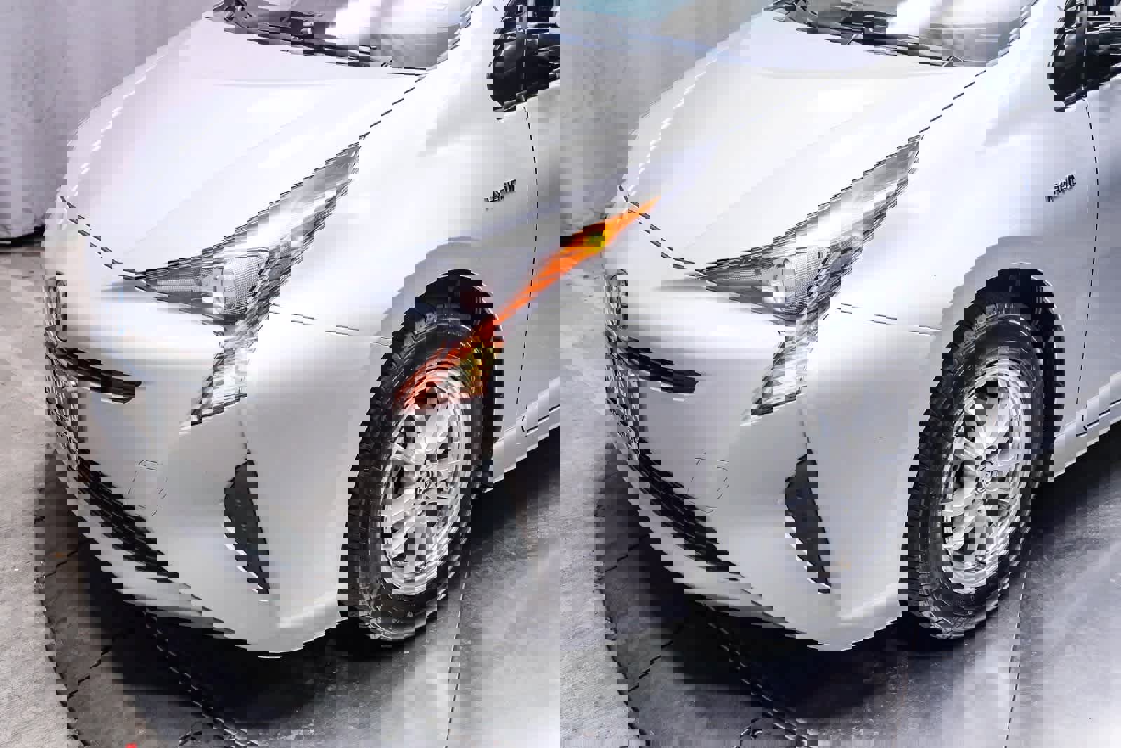 Used 2016 Toyota Prius Two image 12