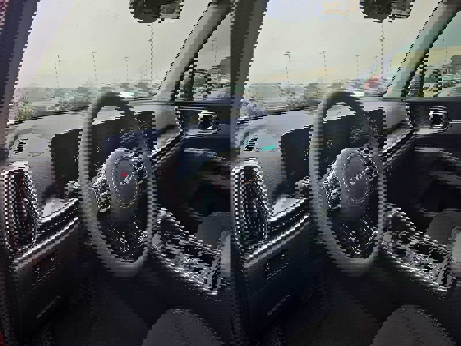 Certified 2025 Kia Sorento LX image 2