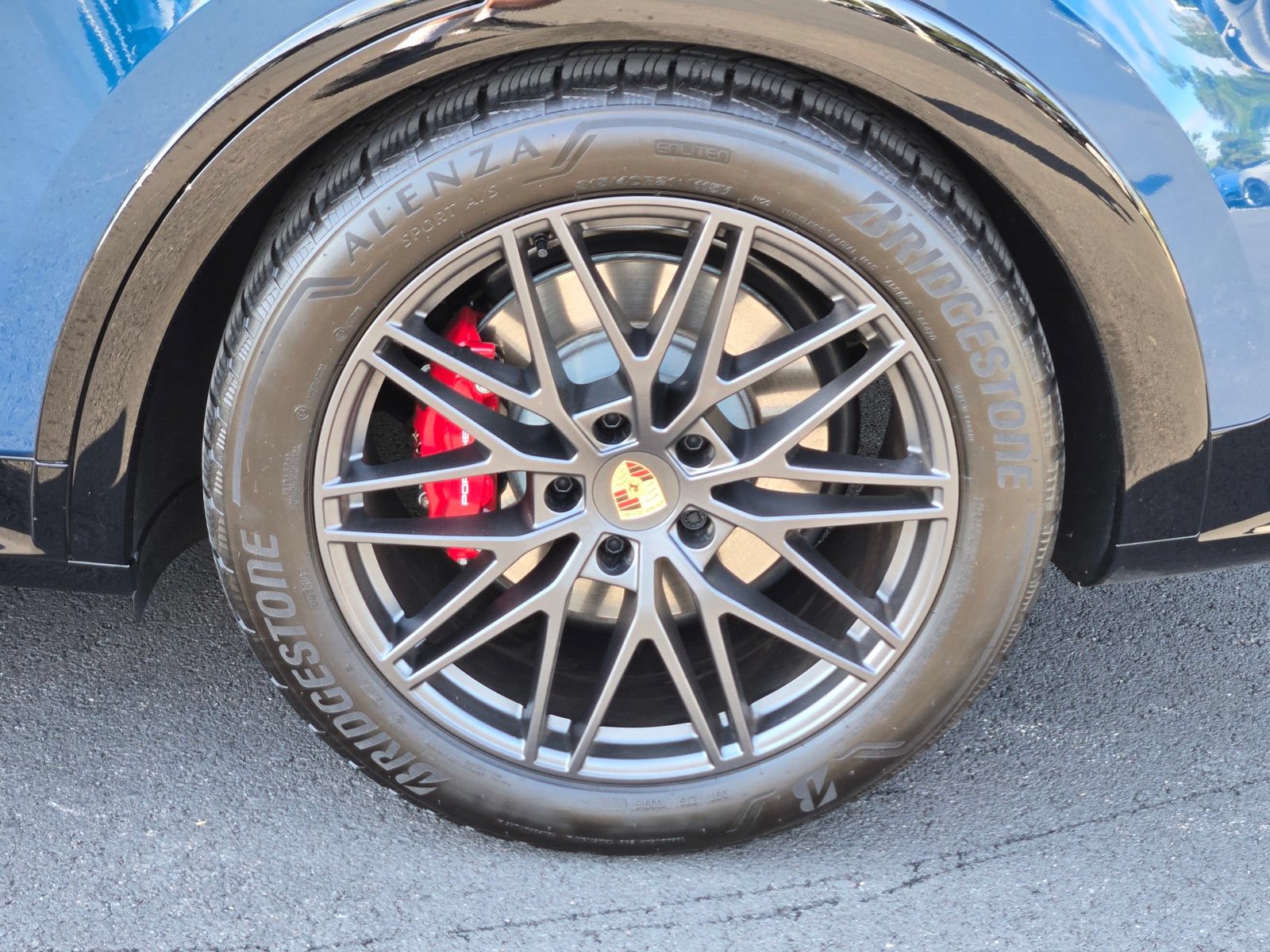 Certified 2026 Porsche Cayenne GTS AWD/4WD image 11