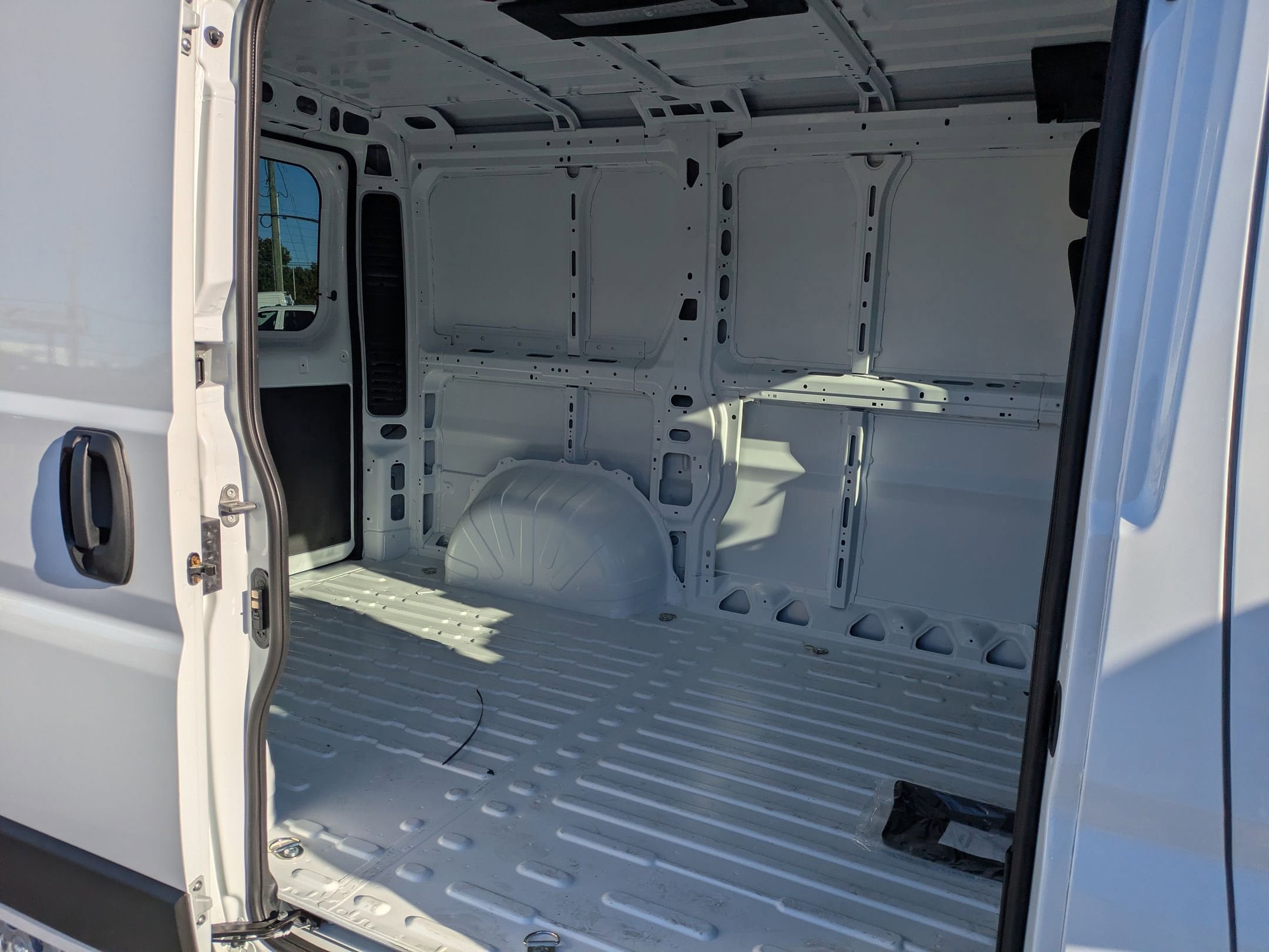 New 2026 RAM ProMaster 1500 w/ Convenience Group FWD image 20