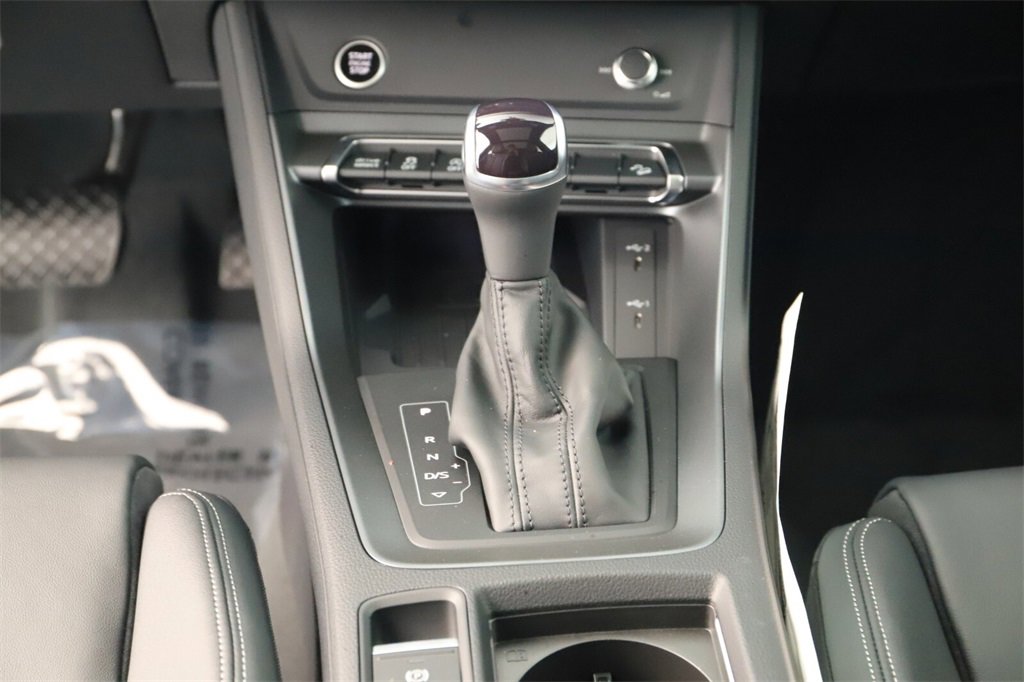 New 2025 Audi Q3 2.0T Premium image 21