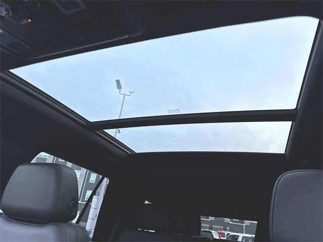 Used 2021 Chevrolet Tahoe Z71 w/ Luxury Package image 18