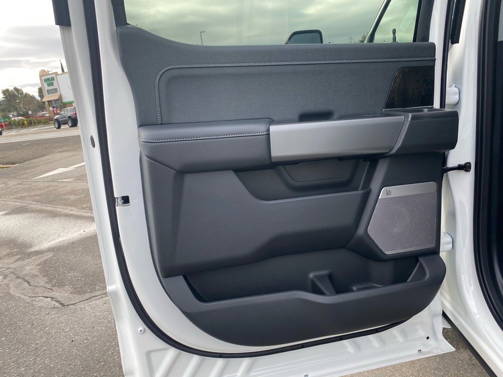 New 2025 Ford F250 Lariat image 18