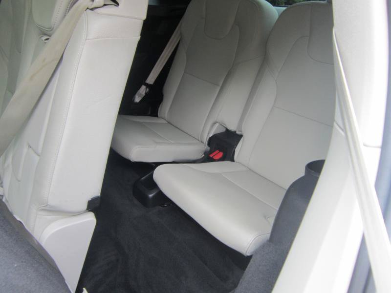 Used 2019 Volvo XC90 T6 Momentum w/ Protection Package Premier AWD/4WD image 12