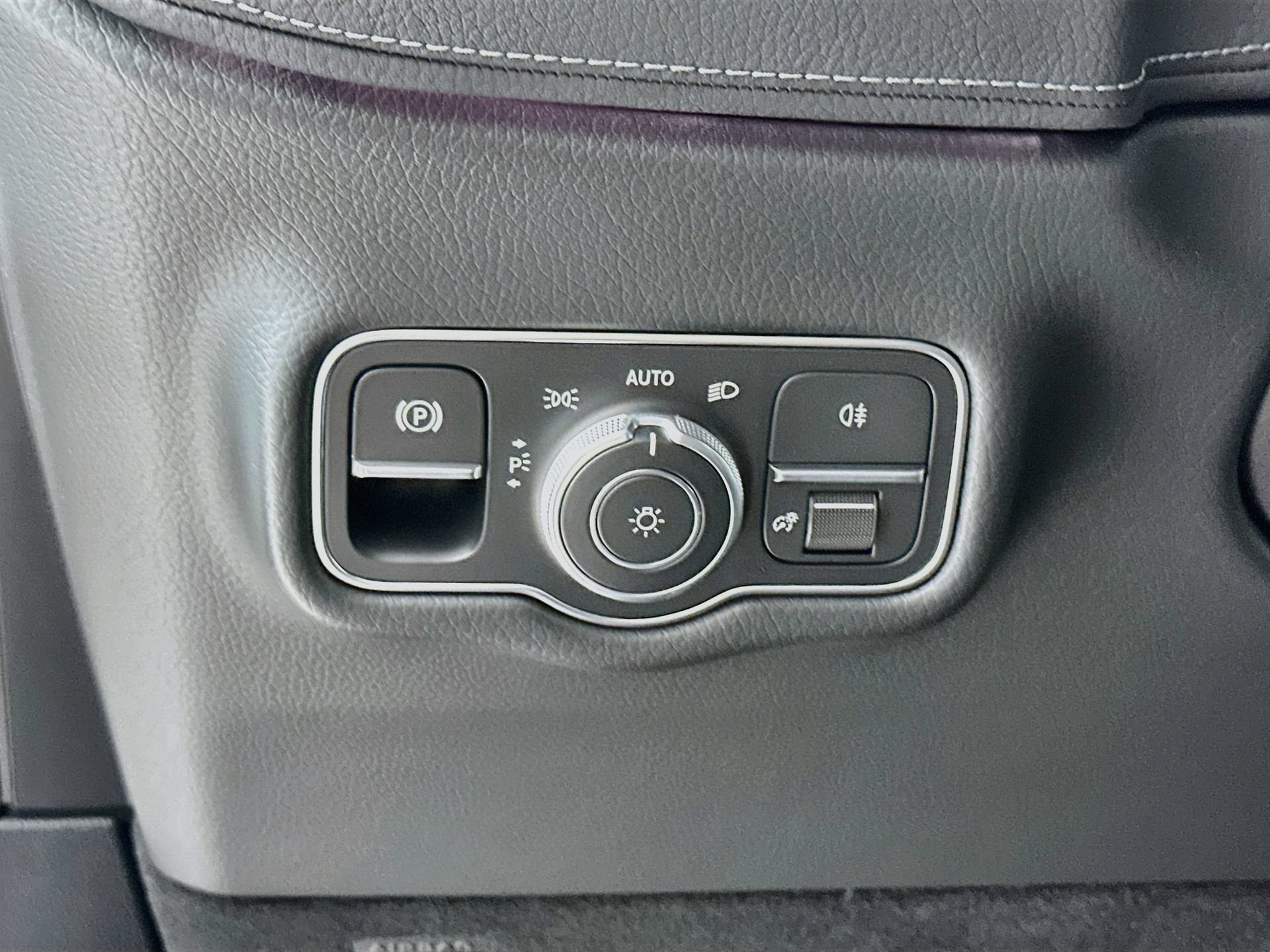 New 2027 Mercedes-Benz G 580 e image 11