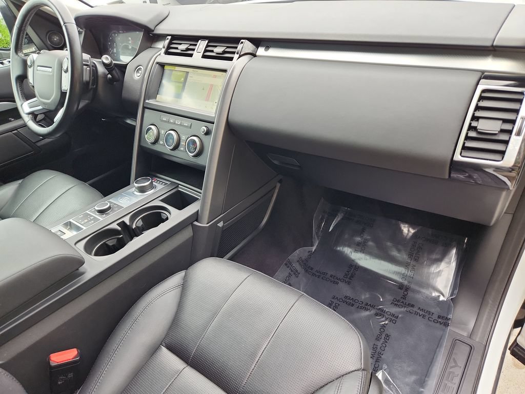 Used 2020 Land Rover Discovery Landmark AWD/4WD image 30
