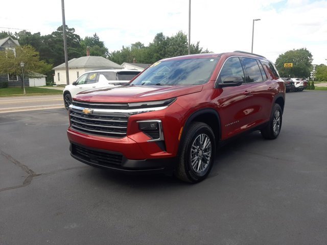 Certified 2024 Chevrolet Traverse LT w/ Trailering Package image 1