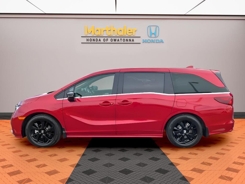 Used 2024 Honda Odyssey Sport image 2