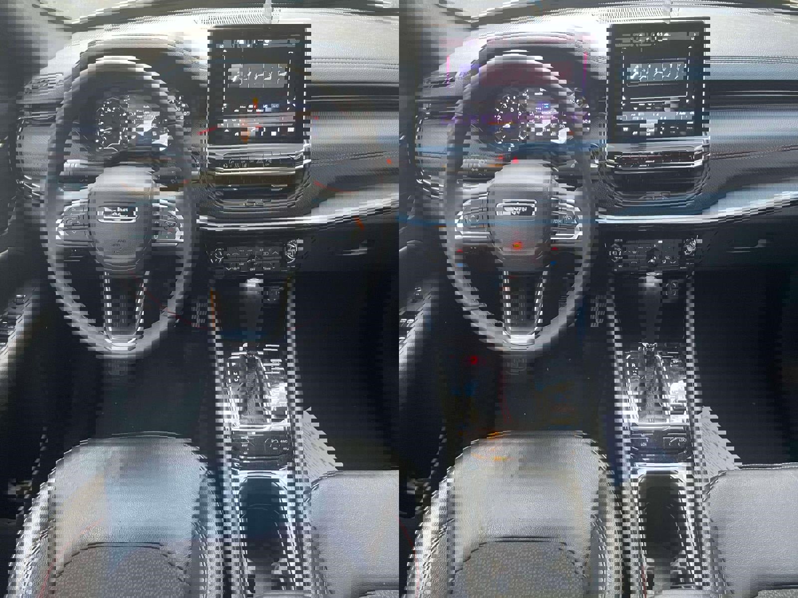 Used 2024 Jeep Compass Trailhawk image 13