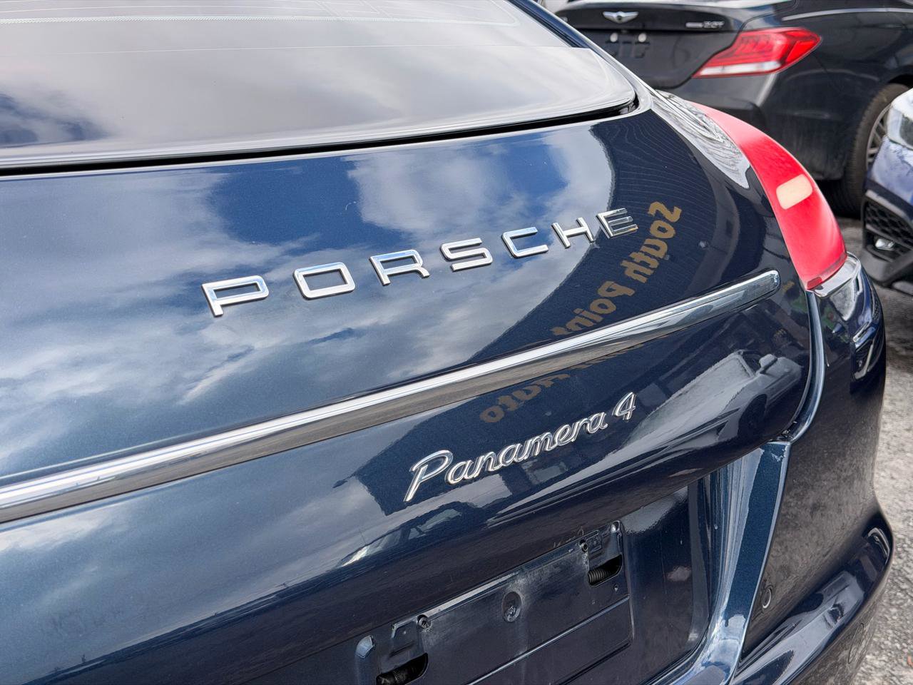 Used 2011 Porsche Panamera 4 image 8