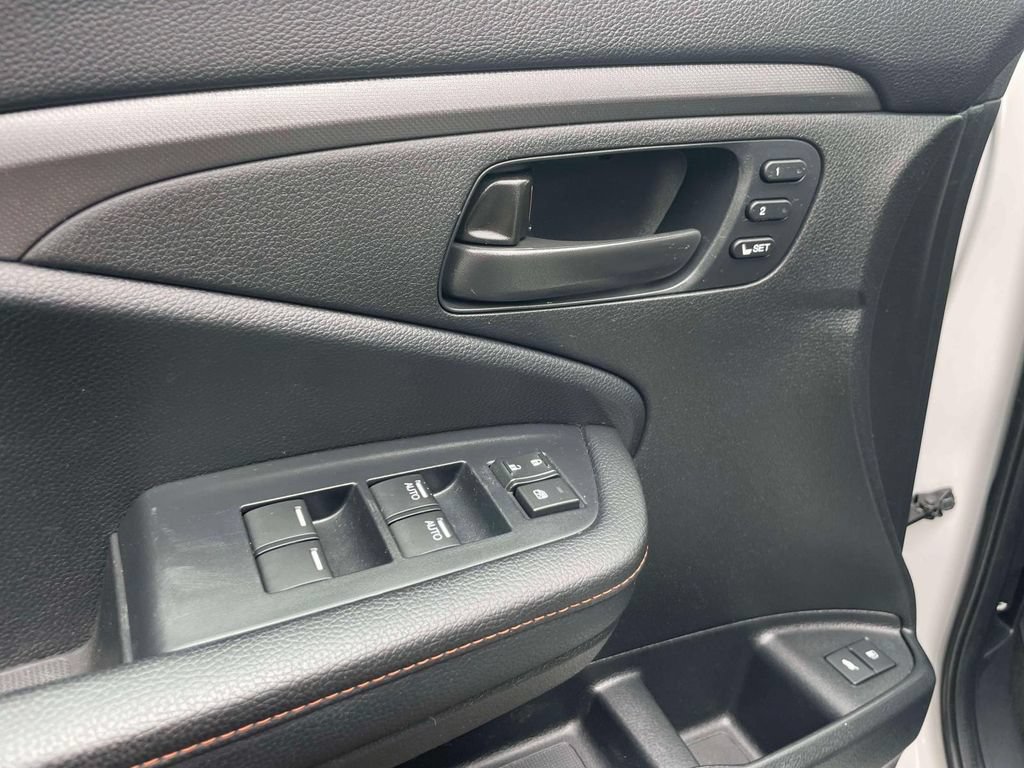 Certified 2023 Honda Passport TrailSport image 18