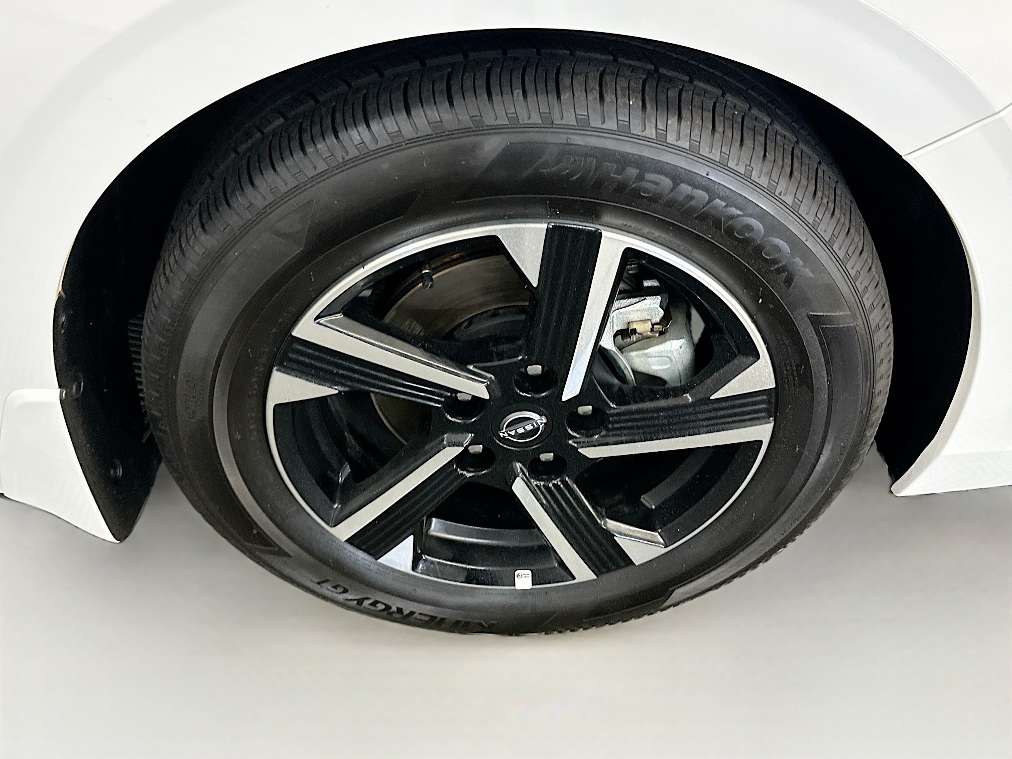 Used 2024 Nissan Sentra SV FWD image 11