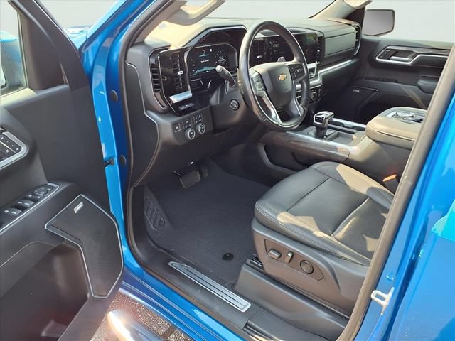 Used 2022 Chevrolet Silverado 1500 LTZ w/ Technology Package AWD/4WD image 9