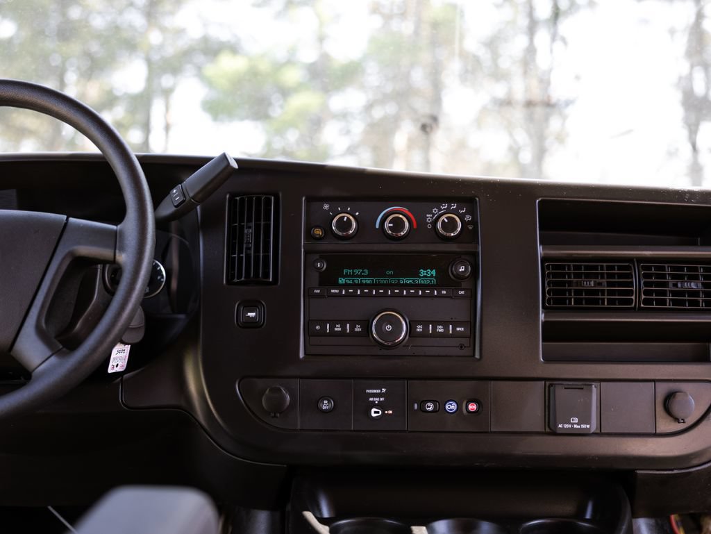 Used 2025 Chevrolet Express 3500 LS RWD image 18