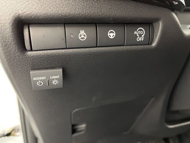 New 2026 Nissan Kicks SR w/ SR Premium Package image 29