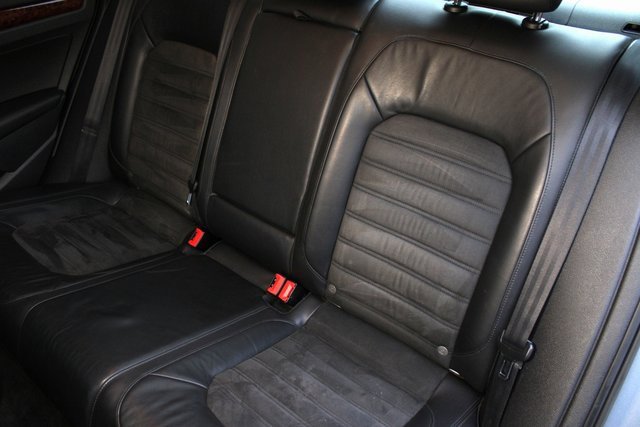 Used 2013 Volkswagen Passat TDI SEL Premium image 32