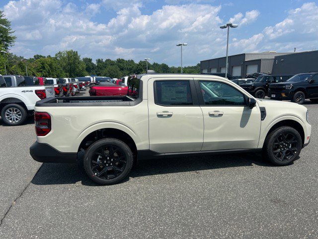 New 2025 Ford Maverick Lariat w/ Black Appearance Package image 6