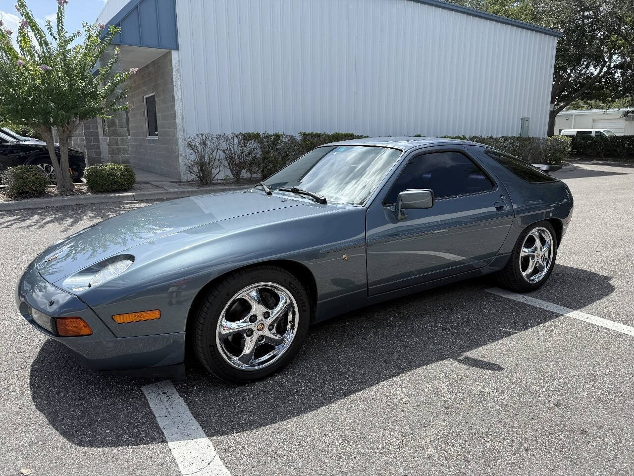 Used 1988 Porsche 928 S4 RWD image 2
