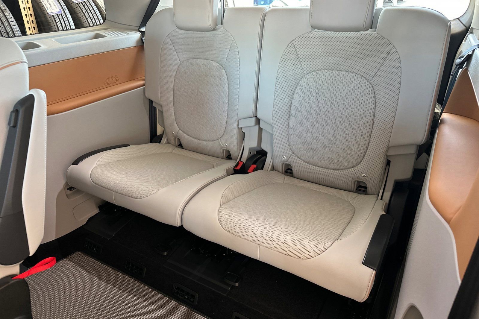 New 2025 Volkswagen ID. Buzz 1st Edition image 14