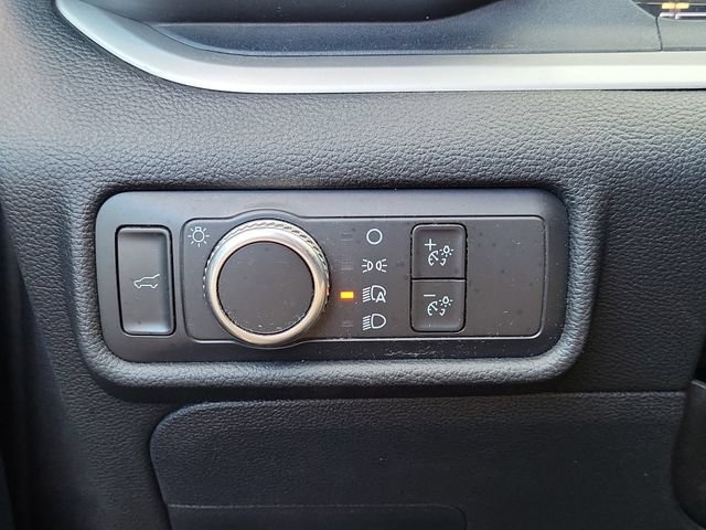 Used 2021 Ford Explorer XLT RWD image 12