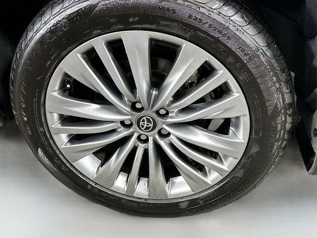 Used 2024 Toyota Highlander Platinum image 29