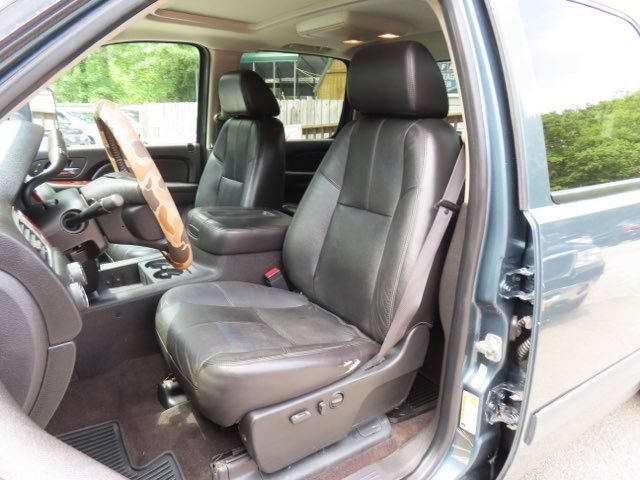 Used 2009 Chevrolet Silverado 2500 LTZ w/ Safety Package AWD/4WD image 20