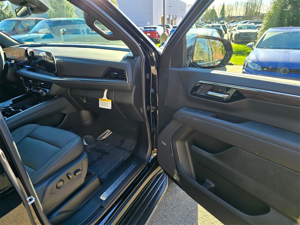 New 2026 Chevrolet Suburban LT w/ Comfort Package image 10