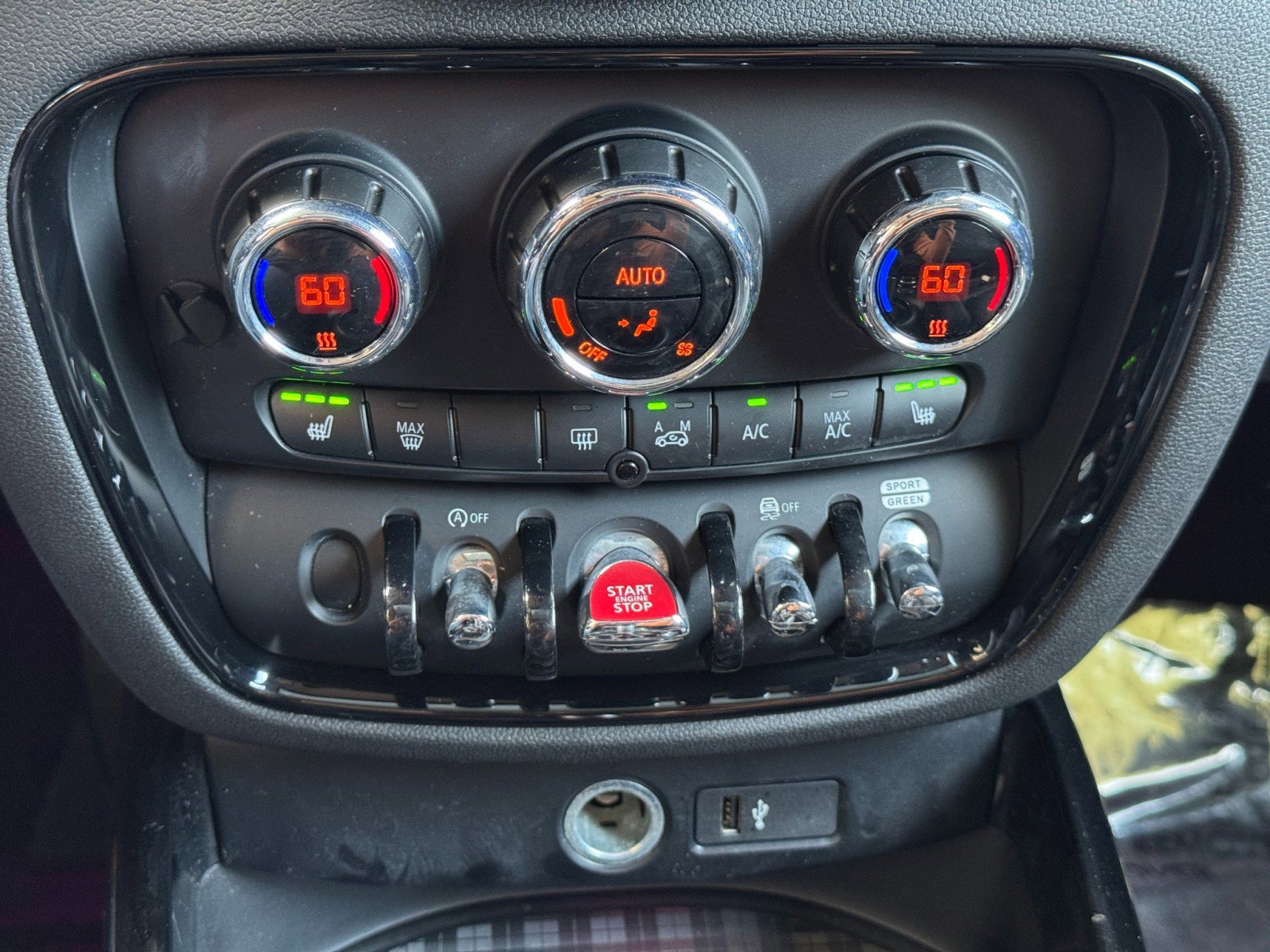 Used 2019 MINI Cooper Clubman S image 26