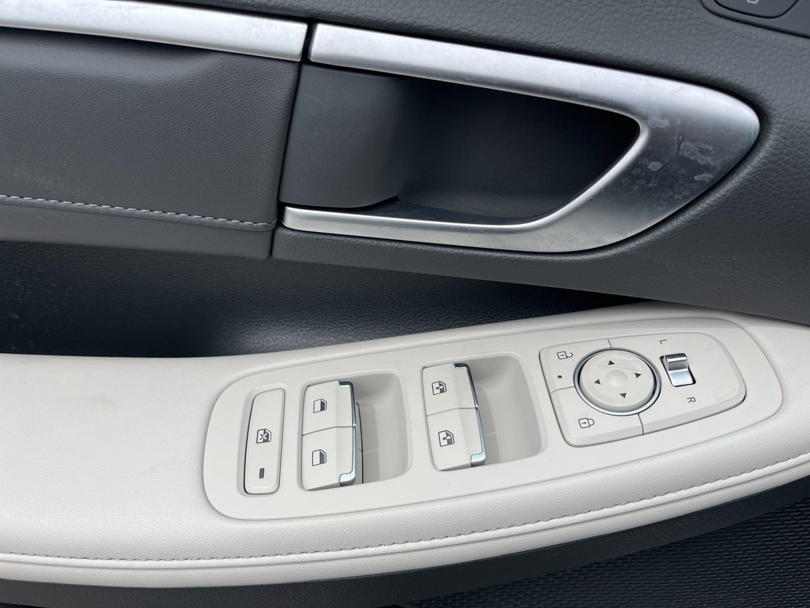 Used 2024 Hyundai Sonata Limited FWD image 11