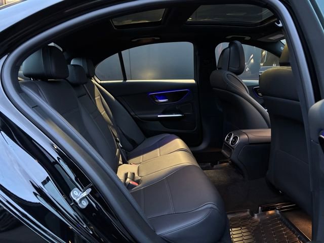 Used 2025 Mercedes-Benz C 300 4MATIC Sedan image 36