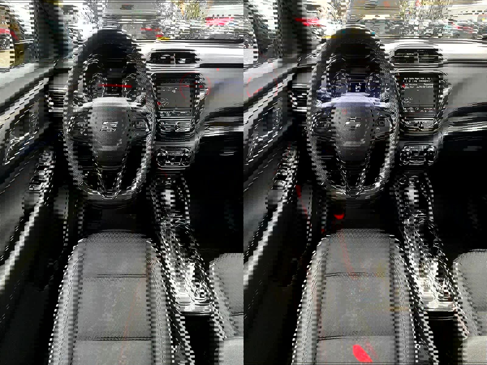 Used 2023 Chevrolet TrailBlazer RS w/ Technology Package AWD/4WD image 17