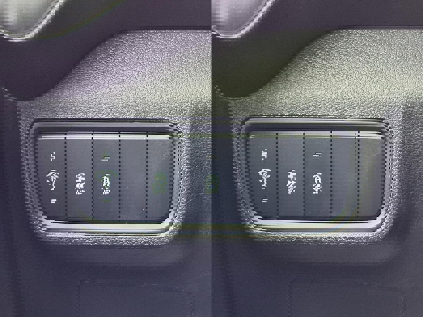 Used 2024 Kia Soul LX w/ Option Group 015 image 16