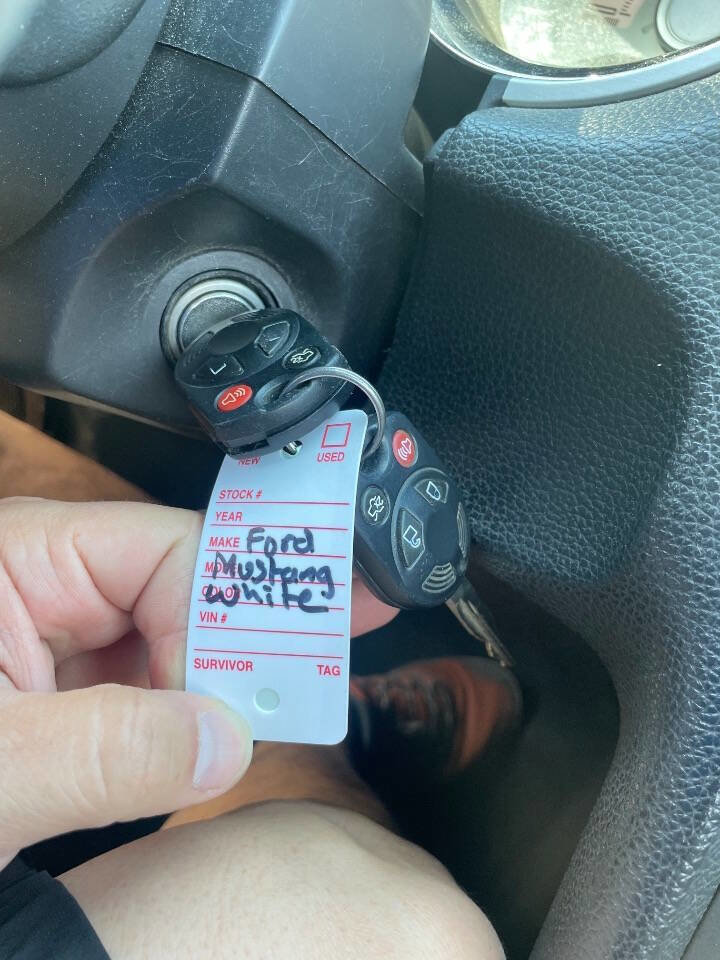 Used 2010 Ford Mustang GT Premium RWD image 35